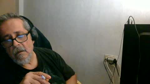 Snapshot of neron401 chatting on May 24, 8:58 pm neron401 online show from May 24, 8:58 pm