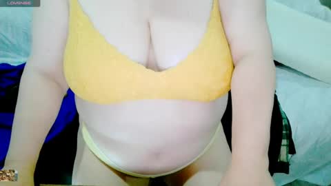 Snapshot of neslihan35 chatting on July 19, 9:18 pm neslihan online show from July 19, 9:18 pm