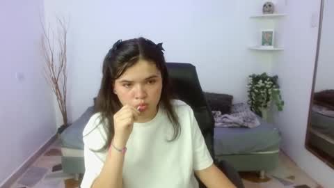 Snapshot of netsuki_ chatting on February 28, 8:54 pm Netsuki online show from February 28, 8:54 pm