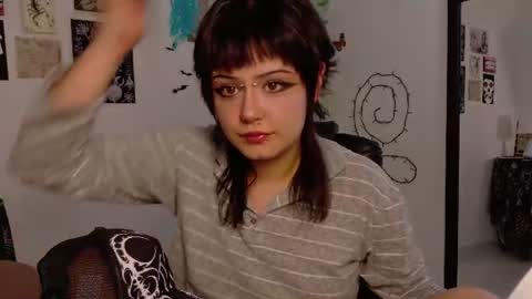 Snapshot of neurotic_witch chatting on July 8, 9:36 am Mar online show from July 8, 9:36 am