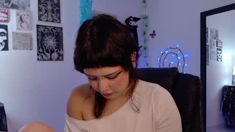 Snapshot of neurotic_witch chatting on July 10, 11:24 am Mar online show from July 10, 11:24 am