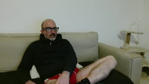 simi online show from December 18, 7:31 pm