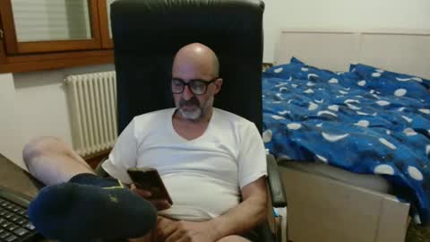 simi online show from April 13, 6:35 pm