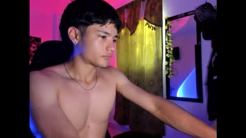 Snapshot of newbigking777 chatting on March 1, 12:07 pm newbigking777 online show from March 1, 12:07 pm