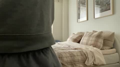 Henry online show from February 21, 12:39 pm