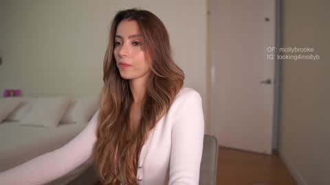 Snapshot of newmollybrooke chatting on September 25, 6:55 pm all my links Here online show from September 25, 6:55 pm