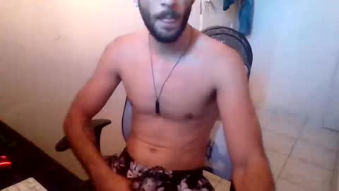 Snapshot of newt_easy chatting on May 21, 4:36 pm Lucena BR online show from May 21, 4:36 pm