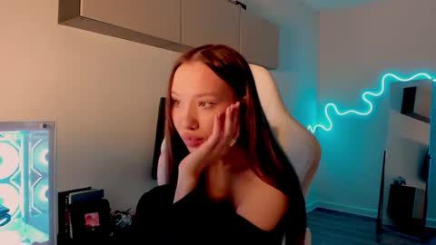 Mina online show from April 13, 7:25 am