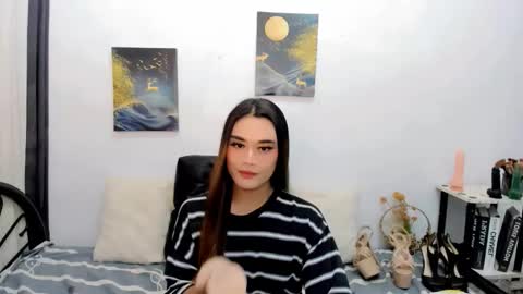 Snapshot of nhics_and_hades chatting on October 17, 10:56 pm nhics and hades online show from October 17, 10:56 pm