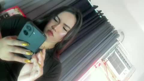 nia_jaxx online show from February 5, 11:15 am