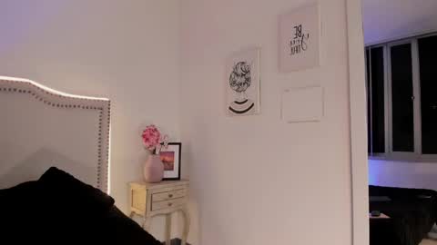 Snapshot of nia_malkova chatting on May 5, 9:06 am Nia Malkova online show from May 5, 9:06 am