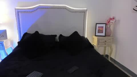 Snapshot of nia_malkova chatting on May 11, 9:04 am Nia Malkova online show from May 11, 9:04 am