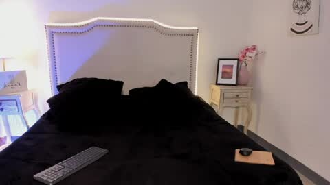 Snapshot of nia_malkova chatting on May 20, 9:04 am Nia Malkova online show from May 20, 9:04 am