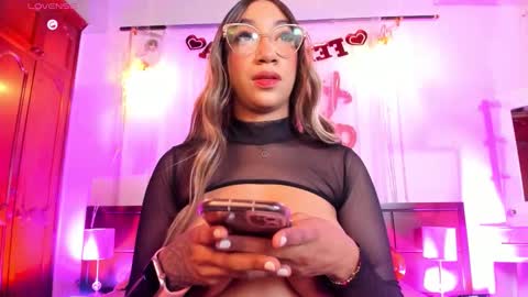 Nia online show from February 20, 11:05 pm