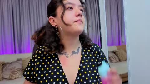 Estefani  online show from April 18, 8:31 pm