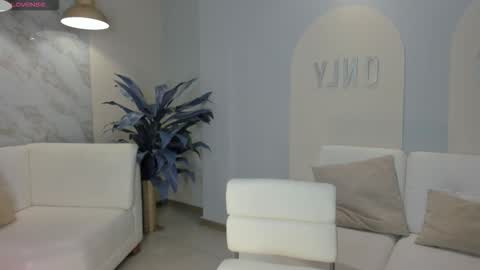 SQUIRTER DOLL    online show from February 15, 10:50 pm