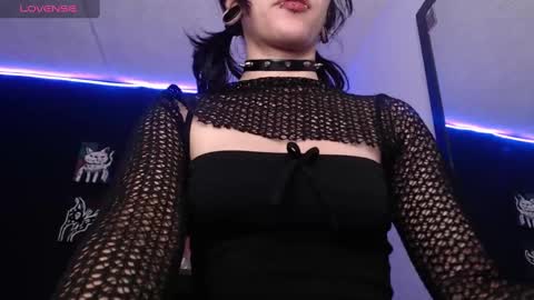 Snapshot of niakat_ chatting on December 17, 4:23 am niakat online show from December 17, 4:23 am