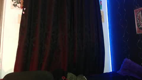 Snapshot of niakat_ chatting on March 6, 8:52 am niakat online show from March 6, 8:52 am