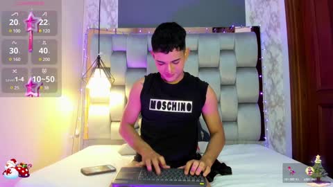 Snapshot of niall_falcon chatting on December 13, 1:22 pm Niall online show from December 13, 1:22 pm