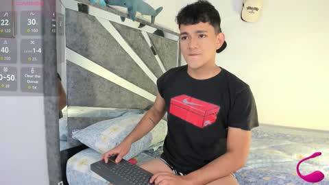 Snapshot of niall_falcon chatting on November 30, 7:51 pm Niall online show from November 30, 7:51 pm