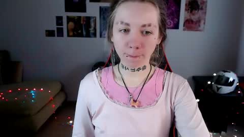 nica_kawaii online show from April 13, 7:47 am