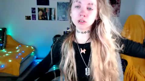 nica_kawaii online show from April 15, 2:24 pm