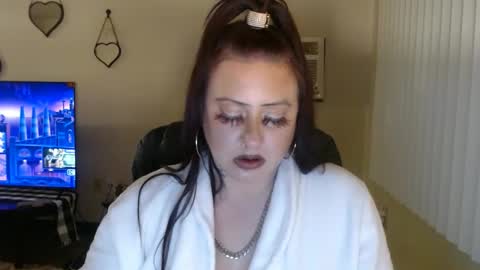 Snapshot of niccibaby chatting on December 4, 4:10 am Nicci babyyy online show from December 4, 4:10 am