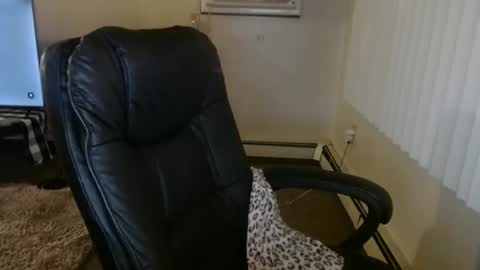 Snapshot of niccibaby chatting on December 6, 9:54 am Nicci babyyy online show from December 6, 9:54 am