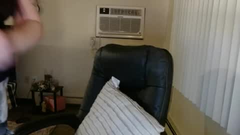 Snapshot of niccibaby chatting on February 28, 11:47 am Nicci babyyy online show from February 28, 11:47 am