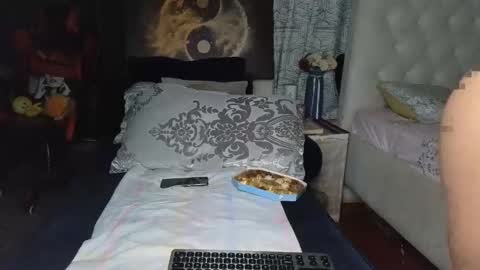 Lilly online show from November 4, 7:57 pm