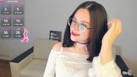 Snapshot of nice_kisss chatting on January 11, 10:40 am Alice online show from January 11, 10:40 am