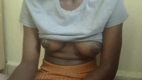 Snapshot of nicegirl200 chatting on February 9, 8:07 am nicegirl200 online show from February 9, 8:07 am