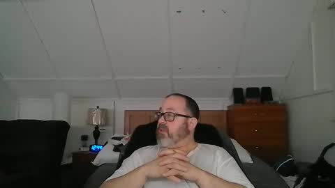 Snapshot of niceguy7208 chatting on February 15, 5:41 am niceguy7208 online show from February 15, 5:41 am