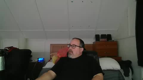 Snapshot of niceguy7208 chatting on October 20, 4:57 am niceguy7208 online show from October 20, 4:57 am