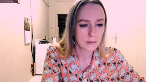 Snapshot of nicekat chatting on June 4, 6:25 pm Kathrine online show from June 4, 6:25 pm