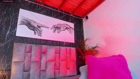 Nicolle  online show from February 5, 3:31 pm