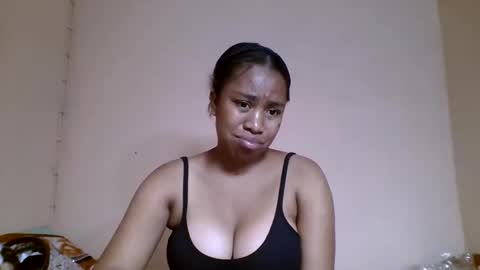 Snapshot of nicelly01 chatting on May 23, 3:05 pm nicelly01 online show from May 23, 3:05 pm