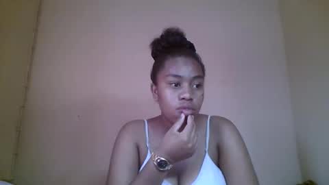 Snapshot of nicelly01 chatting on May 26, 7:26 am nicelly01 online show from May 26, 7:26 am