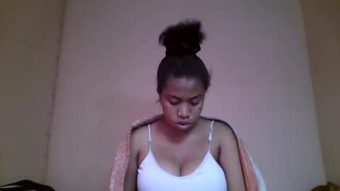 Snapshot of nicelly01 chatting on May 27, 5:04 am nicelly01 online show from May 27, 5:04 am
