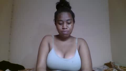 Snapshot of nicelly01 chatting on May 28, 6:38 pm nicelly01 online show from May 28, 6:38 pm