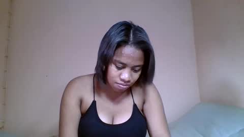 Snapshot of nicelly01 chatting on June 4, 12:44 pm nicelly01 online show from June 4, 12:44 pm