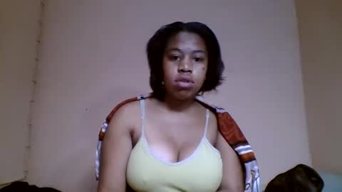Snapshot of nicelly01 chatting on June 6, 4:06 am nicelly01 online show from June 6, 4:06 am