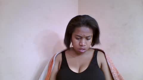 Snapshot of nicelly01 chatting on June 27, 6:51 am nicelly01 online show from June 27, 6:51 am