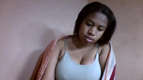Snapshot of nicelly01 chatting on July 12, 5:53 am nicelly01 online show from July 12, 5:53 am