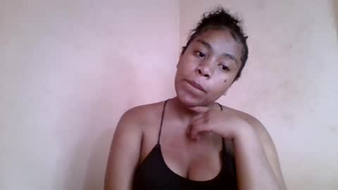 Snapshot of nicelly01 chatting on July 18, 9:24 am nicelly01 online show from July 18, 9:24 am