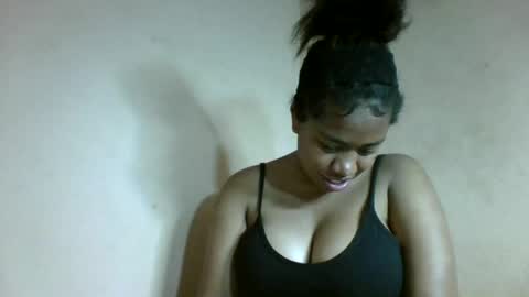 Snapshot of nicelly01 chatting on July 24, 7:56 pm nicelly01 online show from July 24, 7:56 pm