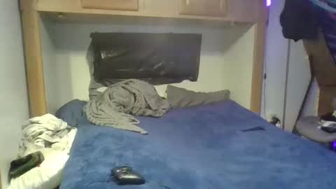 nicholasjesse51 online show from November 24, 2:44 am