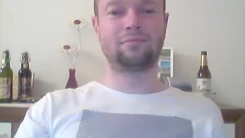 nick1990b online show from March 1, 9:15 pm