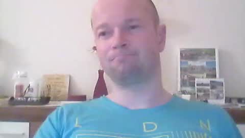 nick1990b online show from May 7, 6:24 pm