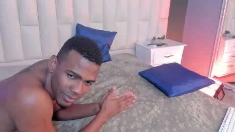 Snapshot of nick_collins20 chatting on February 28, 8:42 am Nick online show from February 28, 8:42 am